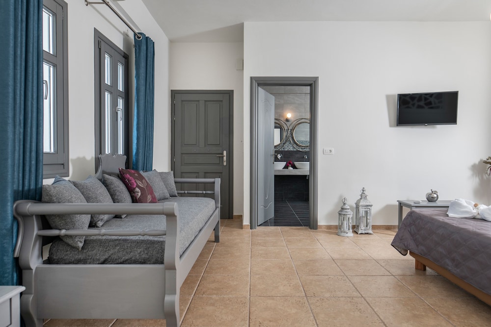 Elegant Suite with Spa Bath