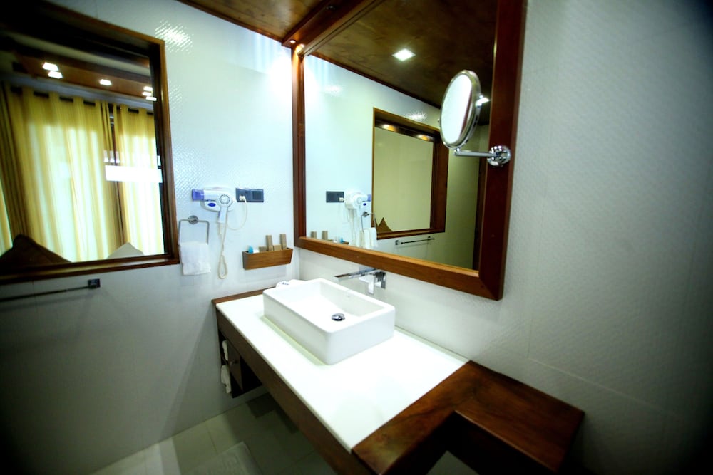 Deluxe Double Room, Sea View, Sea Facing photo 3
