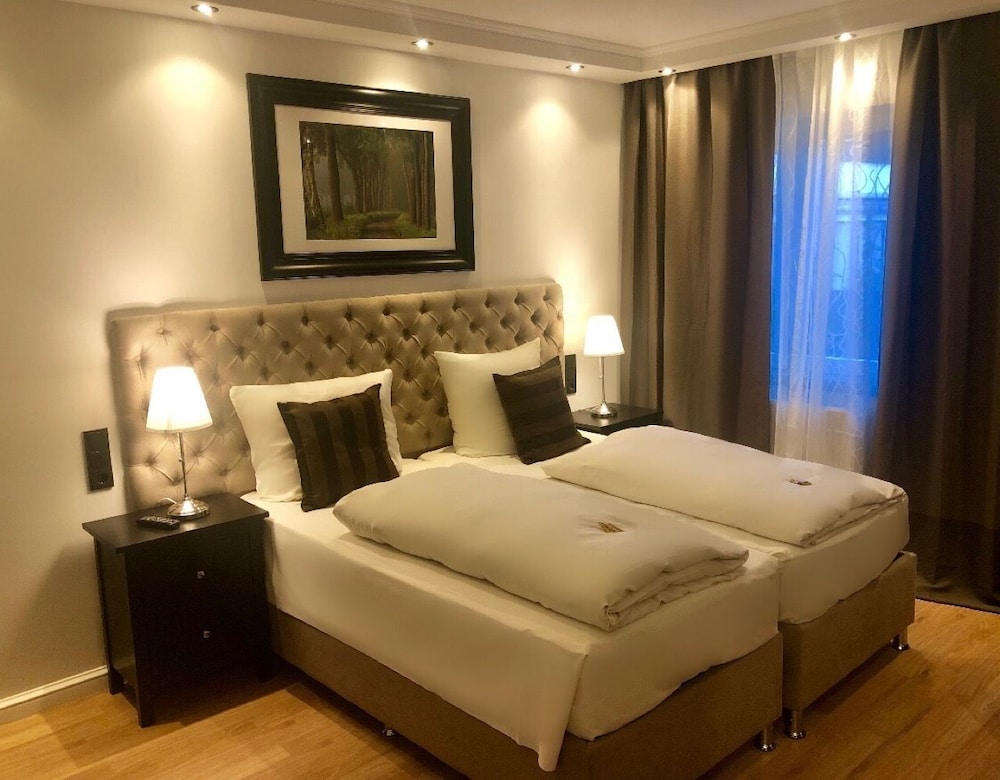 Deluxe Room, 1 Bedroom, Non Smoking, Garden View photo 2