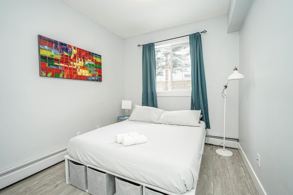 Cozy Condo w Parking Wifi Coffee - 5min2stampede, Billede 15