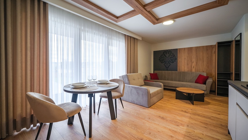 Studio (P7) photo 1