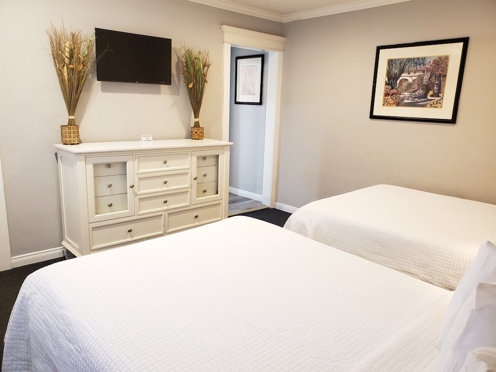 Family Suite, Multiple Beds, Kitchen photo 1