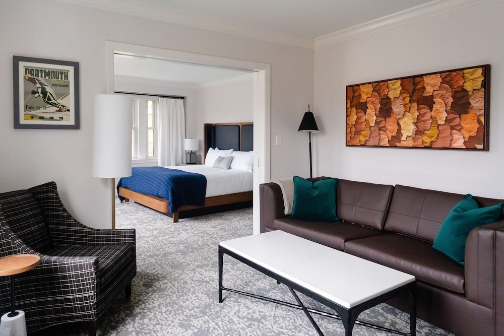 Junior Suite, 1 King Bed - Photo 1