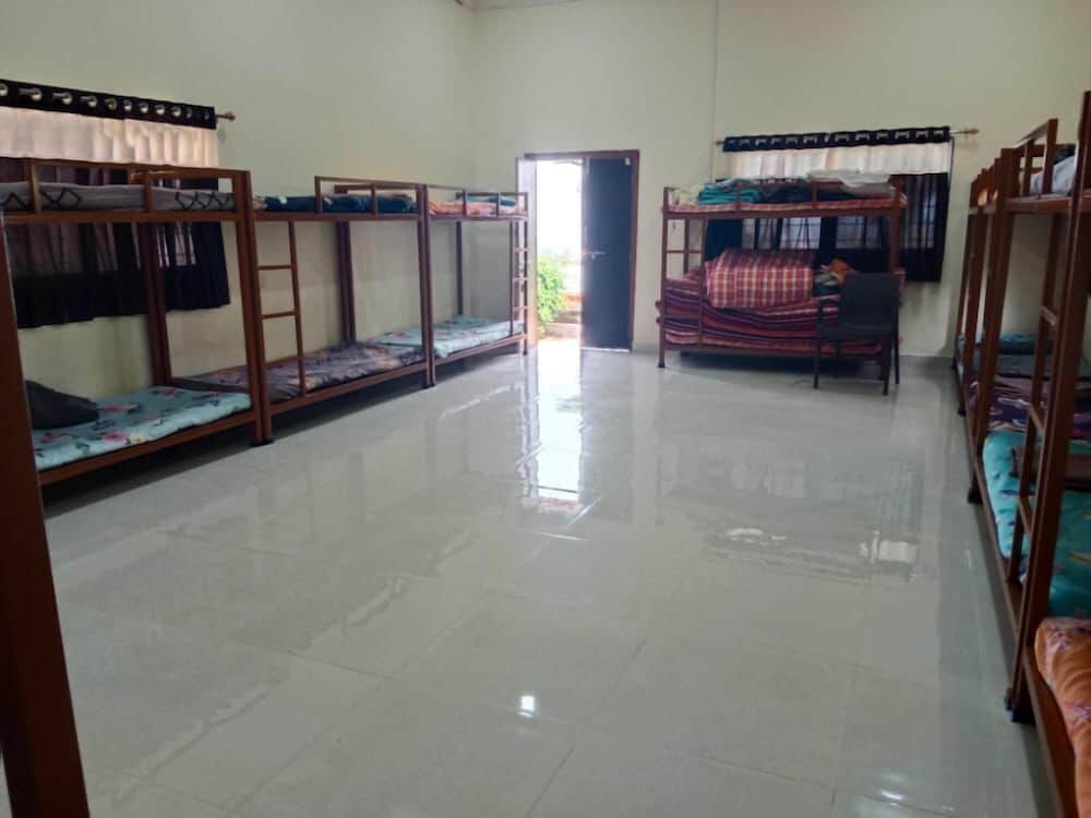 Shared Dormitory, Mixed Dorm, Mountain View, Mountainside