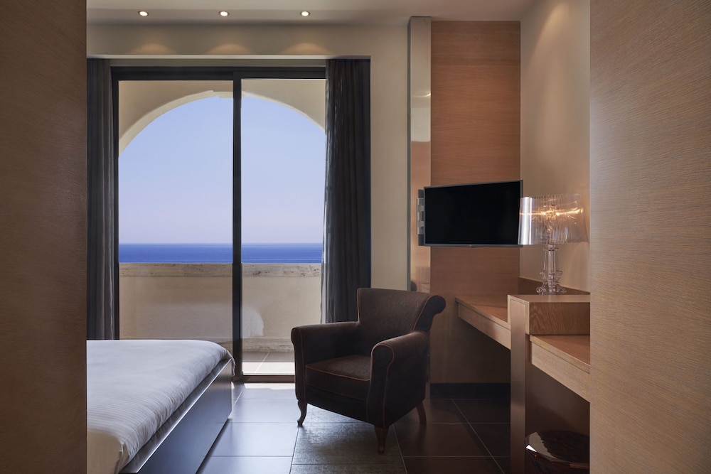 Suite, 2 Bedrooms, Sea View (Master) photo 1
