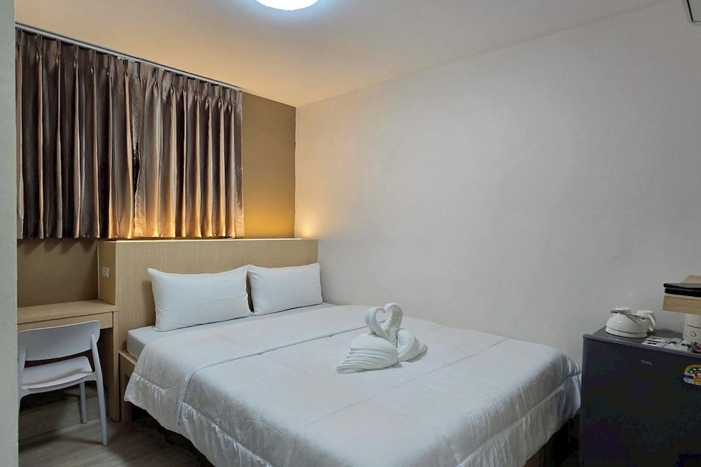 Superior Double Room at Soi 7 photo 3