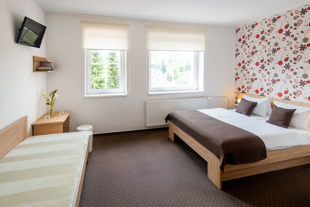 Standard Triple Room photo 2