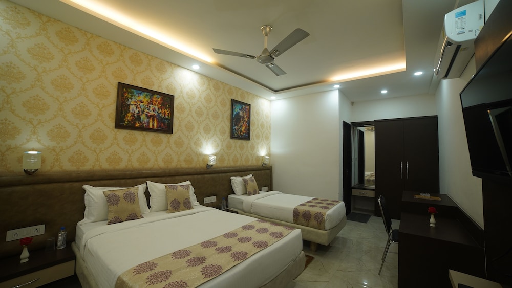 Deluxe Room - Photo 5