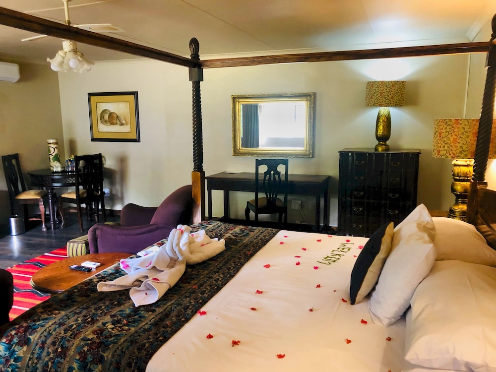 Executive Room - Photo 11