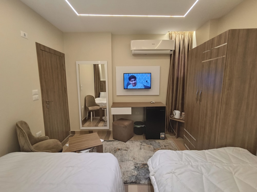 Deluxe Queen Room photo 3