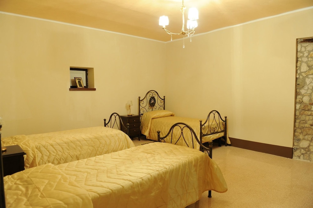 Triple Room (Addolorata) photo 1