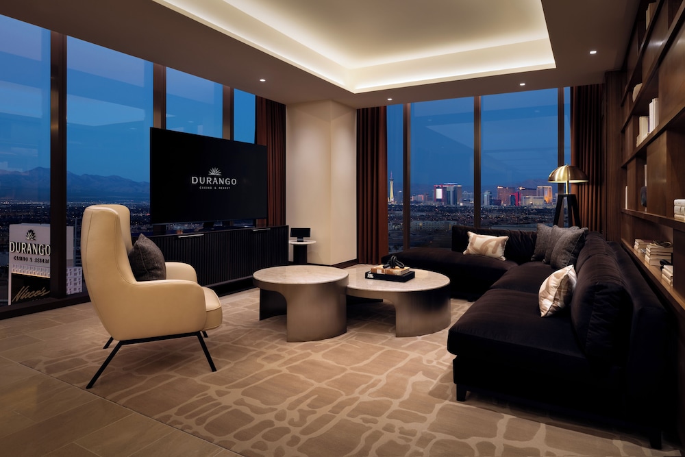 Terrace King Suite thumbnail 6