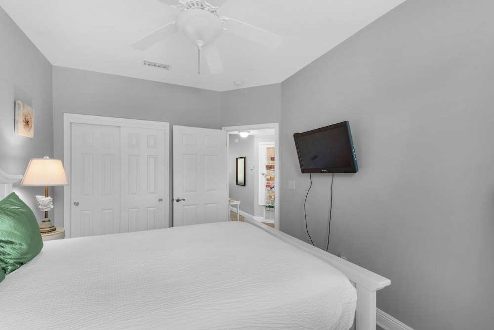 Condo, Multiple Beds, Patio, Garden View (The Village Unit 412) photo 3