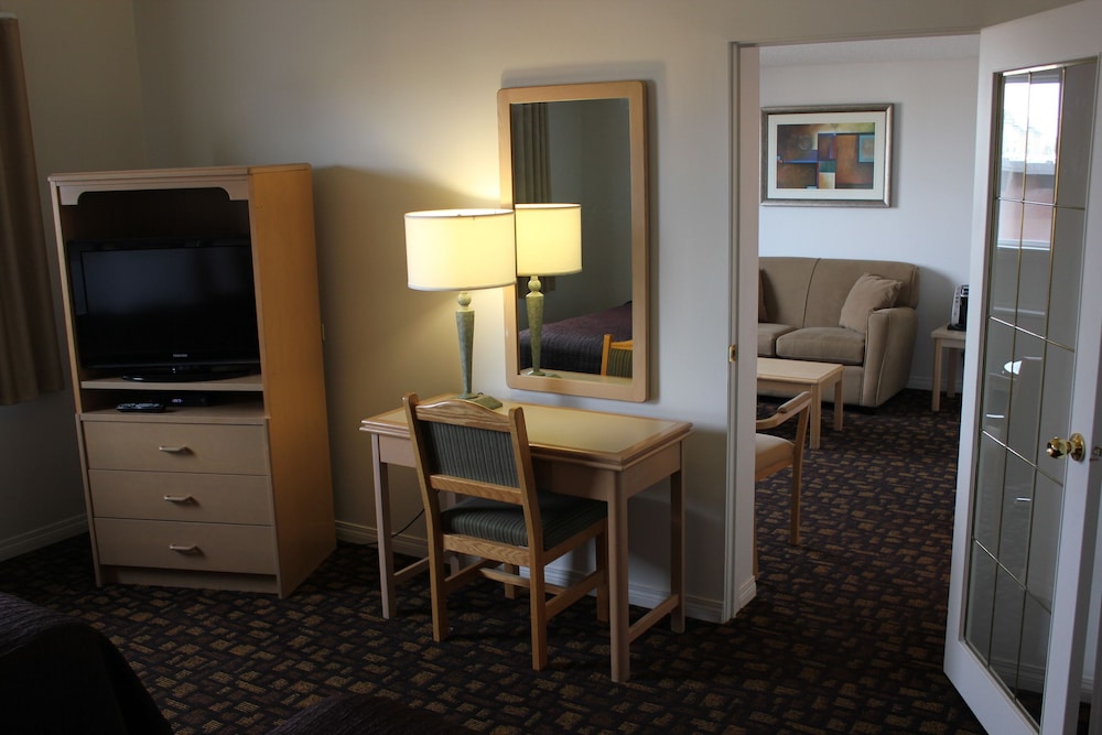 Standard Suite, 2 Queen Beds photo 2