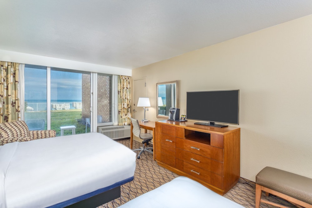 Room, 2 Queen Beds, Accessible, Ocean View - Photo 2