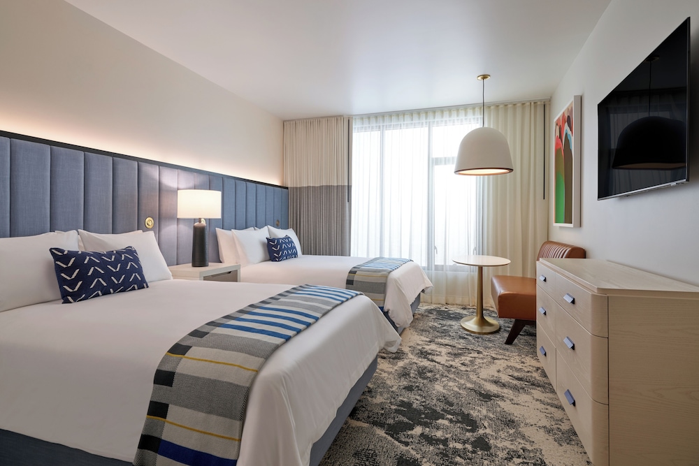 Room, 2 Queen Beds (Campus)
