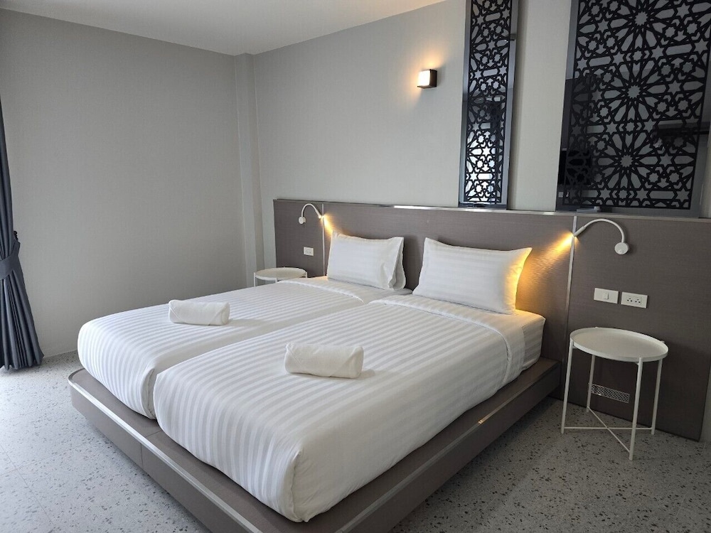 Standard Twin Room, Non Smoking - Photo 4