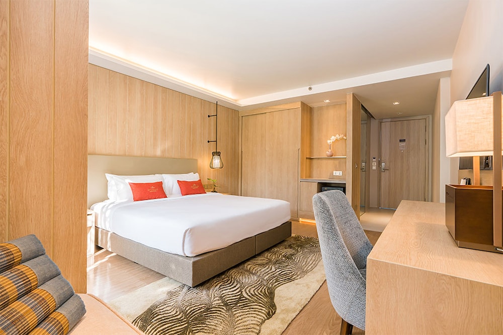 Grand Deluxe Pool View Room - Photo 3