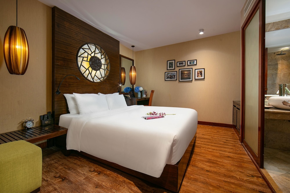 Royal Suite, 2 Bedrooms, Courtyard View photo 3