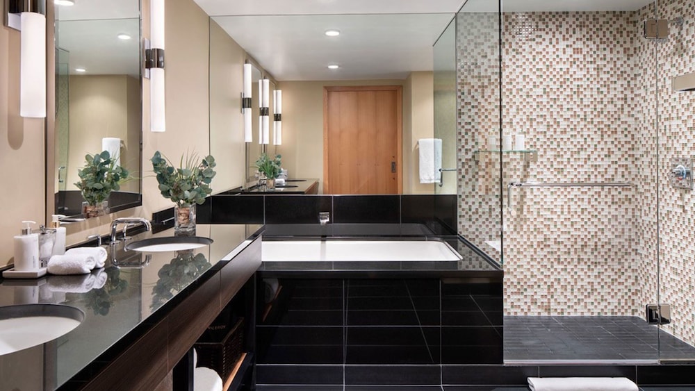 Pinnacle Two Bedroom Residence, King/Two Twin - Photo 8