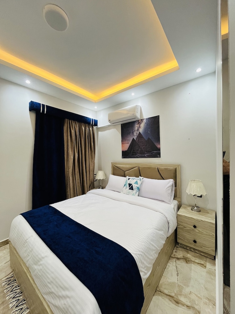 Executive Double Room with Panoramic Pyramids view & Terrace photo 2