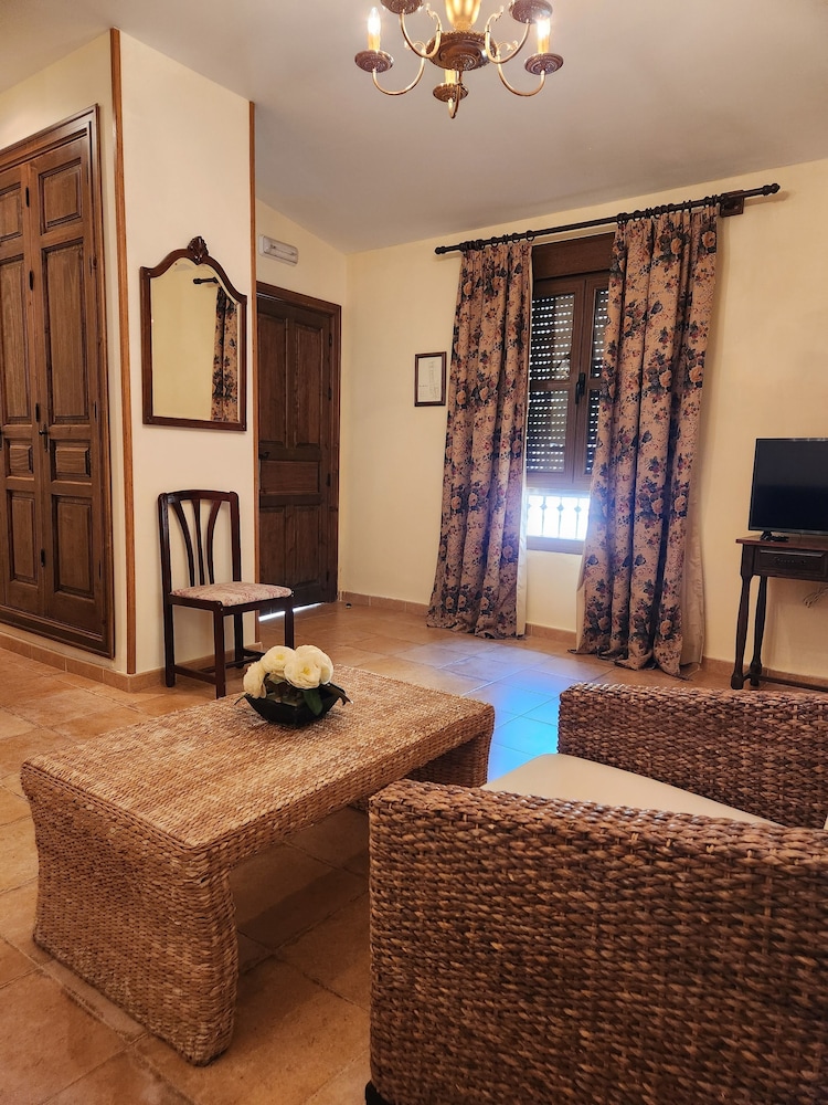 Deluxe Double Room, City View photo 3