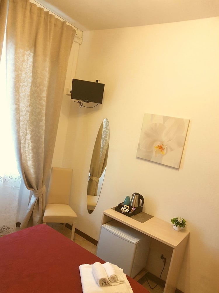 Economy Double Room photo 3