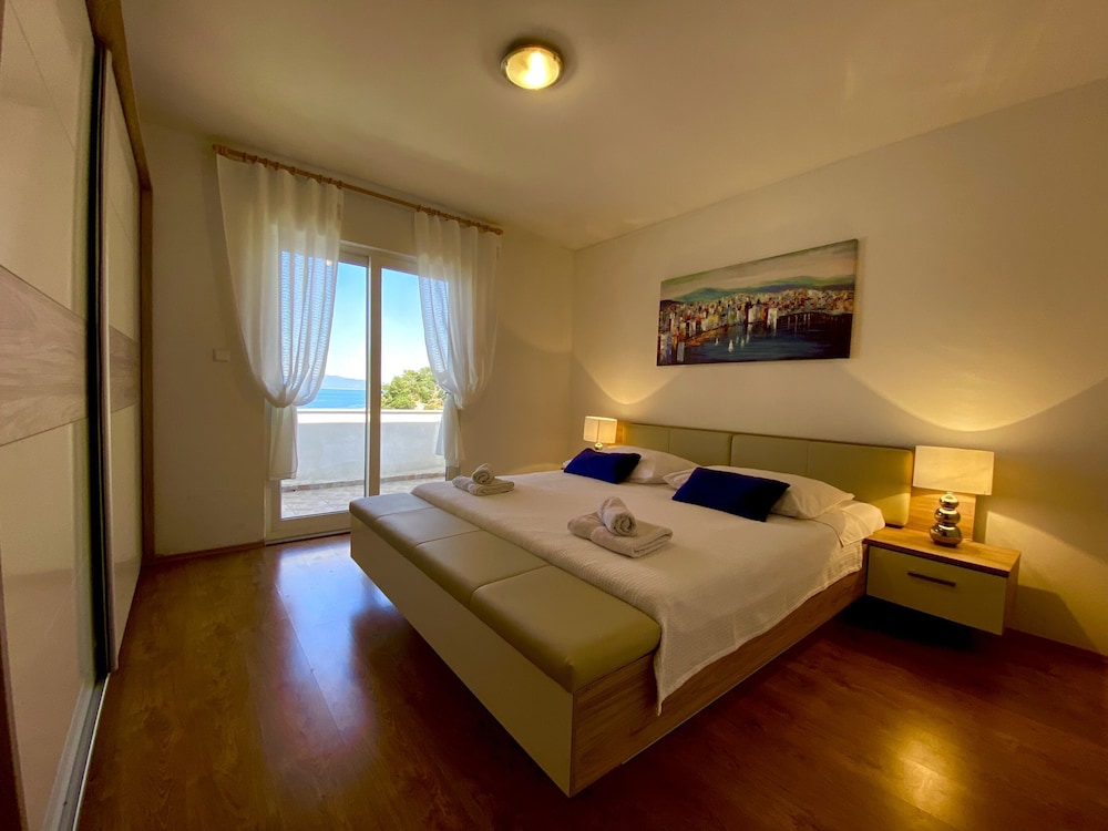 Apartment (A4) photo 1