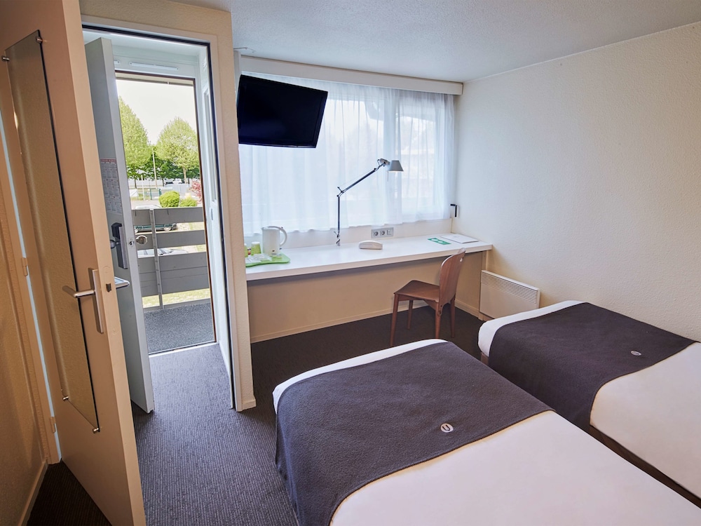 Standard Room, 2 Twin Beds - Photo 6