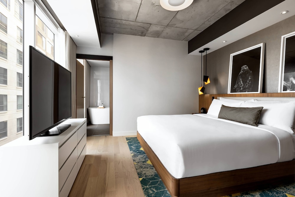 Suite, 1 King Bed (Haiku) - Photo 3