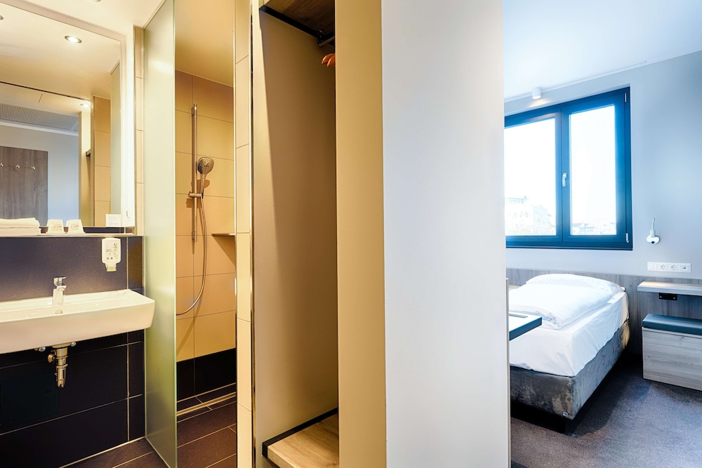 Twin Room - Photo 4