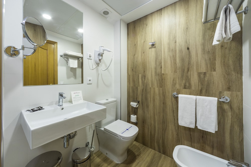 Premium Double Room, Balcony, River View Premium Double Room, Balcony, River View