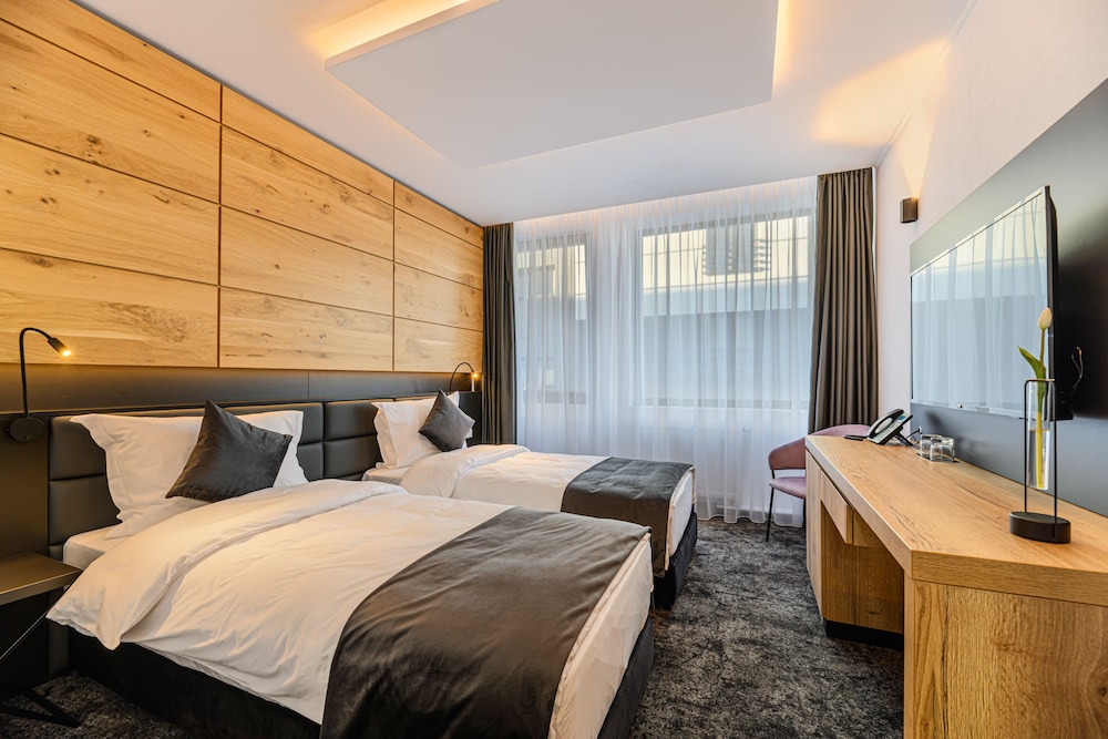 Business Superior Room - Photo 1