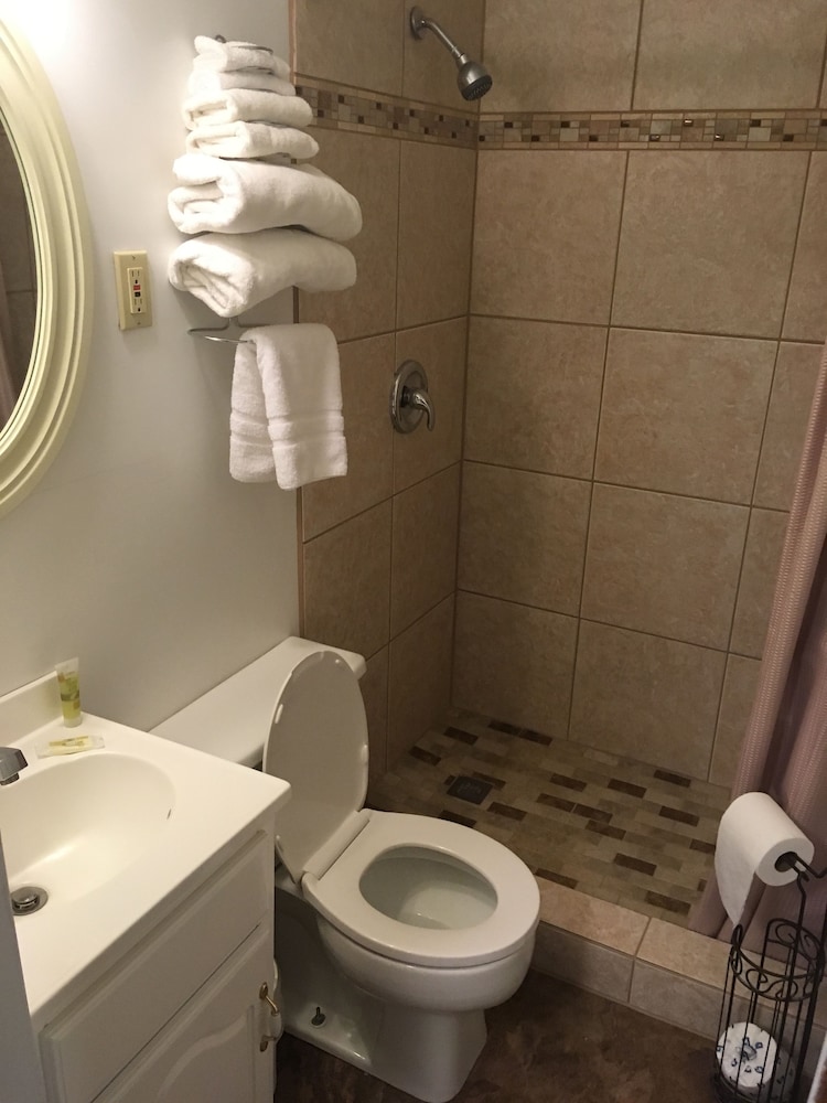 Standard Room, 1 Double Bed, Non Smoking (Economy Room) photo 2