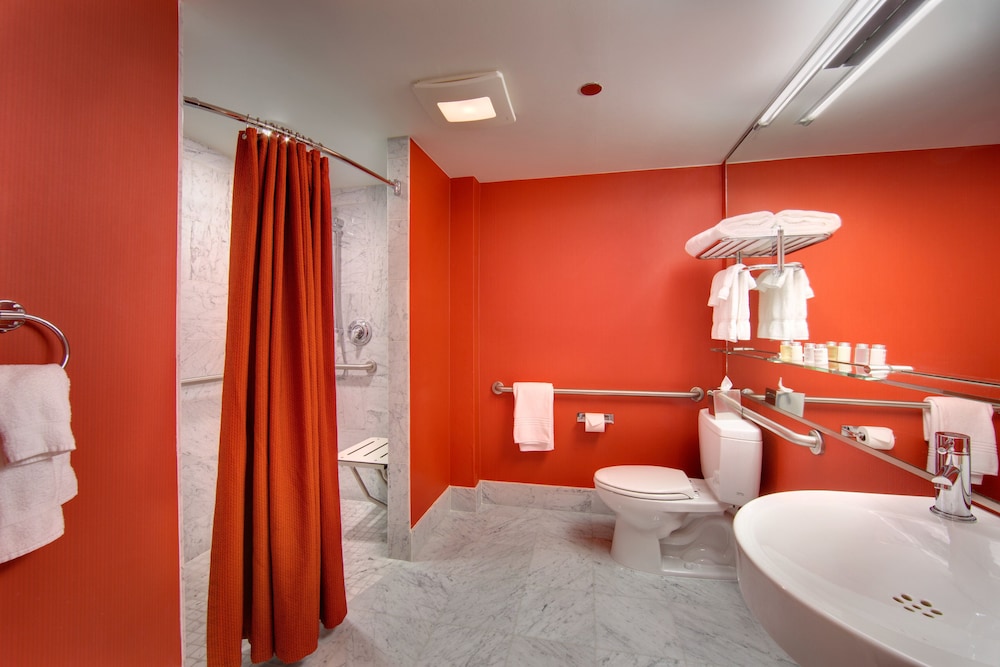 Deluxe Room, 2 Double Beds, Accessible - Photo 5