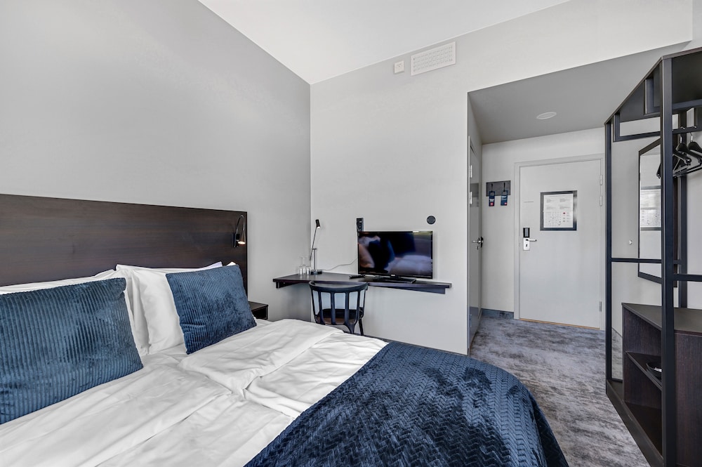 Standard Twin Room, Non Smoking (Separate Building) - Photo 4