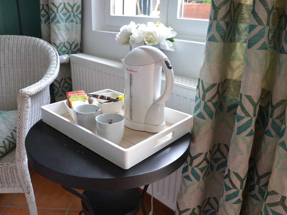 Classic Double Room, Private Bathroom, Garden View photo 2