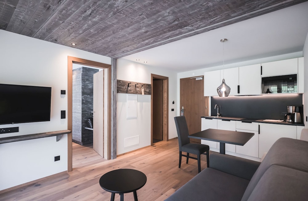 Exclusive Apartment, 1 Bedroom, Valley View, Mountainside photo 2
