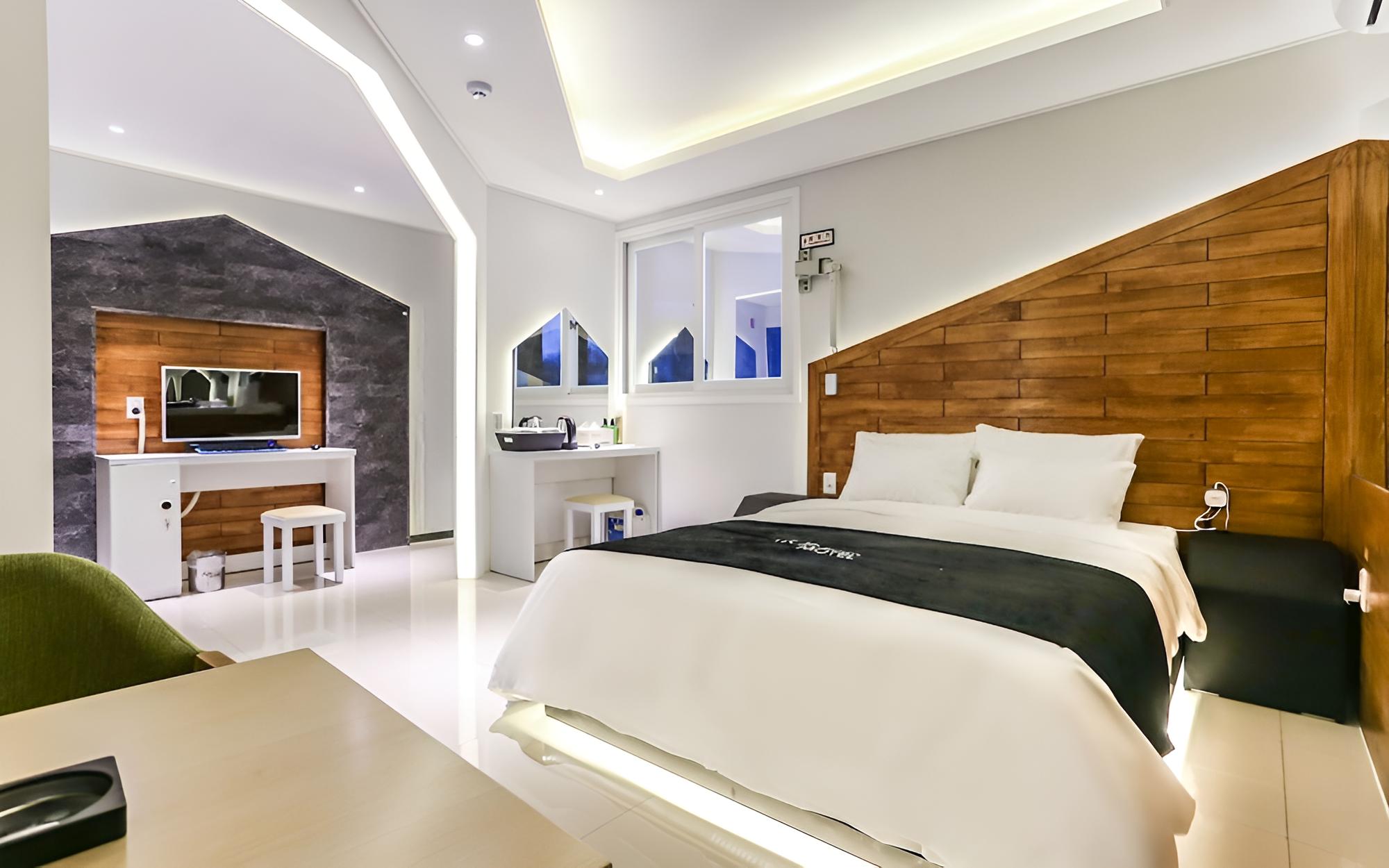 Room (Deluxe room) - Photo 7