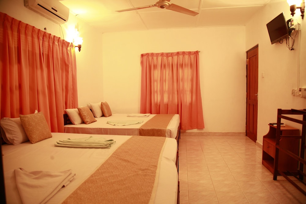Family Quadruple Room, 1 Bedroom, Accessible, Private Bathroom photo 1