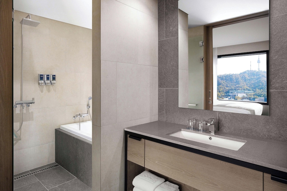 Premier Room, 2 Double Beds, City View, photo 6