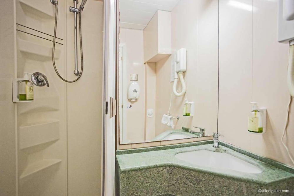 Standard Room - Photo 5