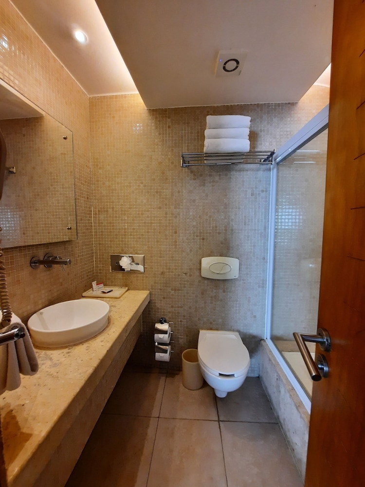 Deluxe Double Room - Photo 8