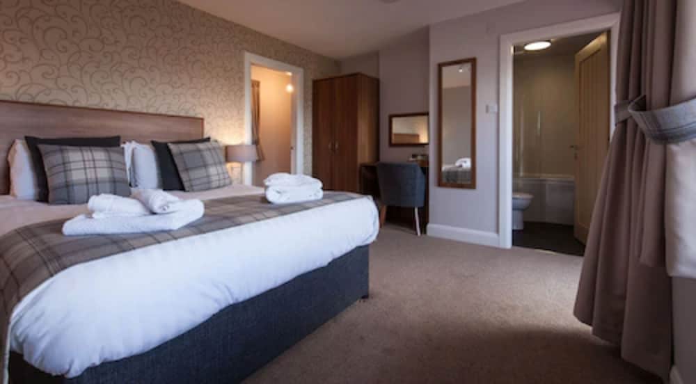 Family Suite, 2 Bedrooms, Partial Sea View (In Uig Lodge) photo 1