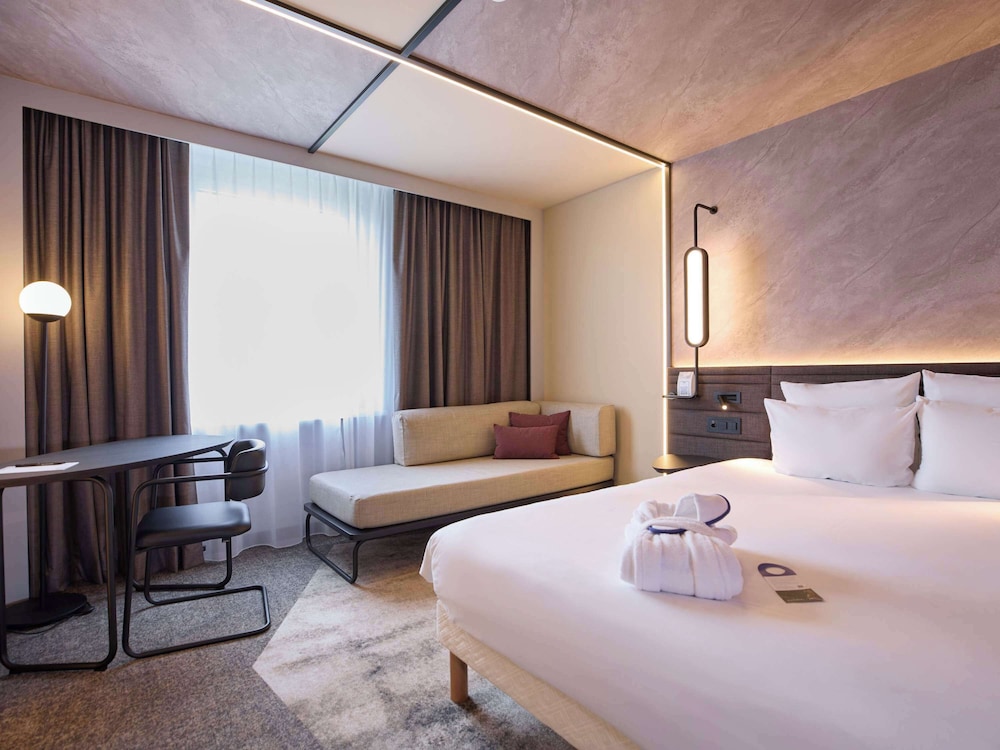 The Executive Room , 1 double bed with Sofa - Photo 1