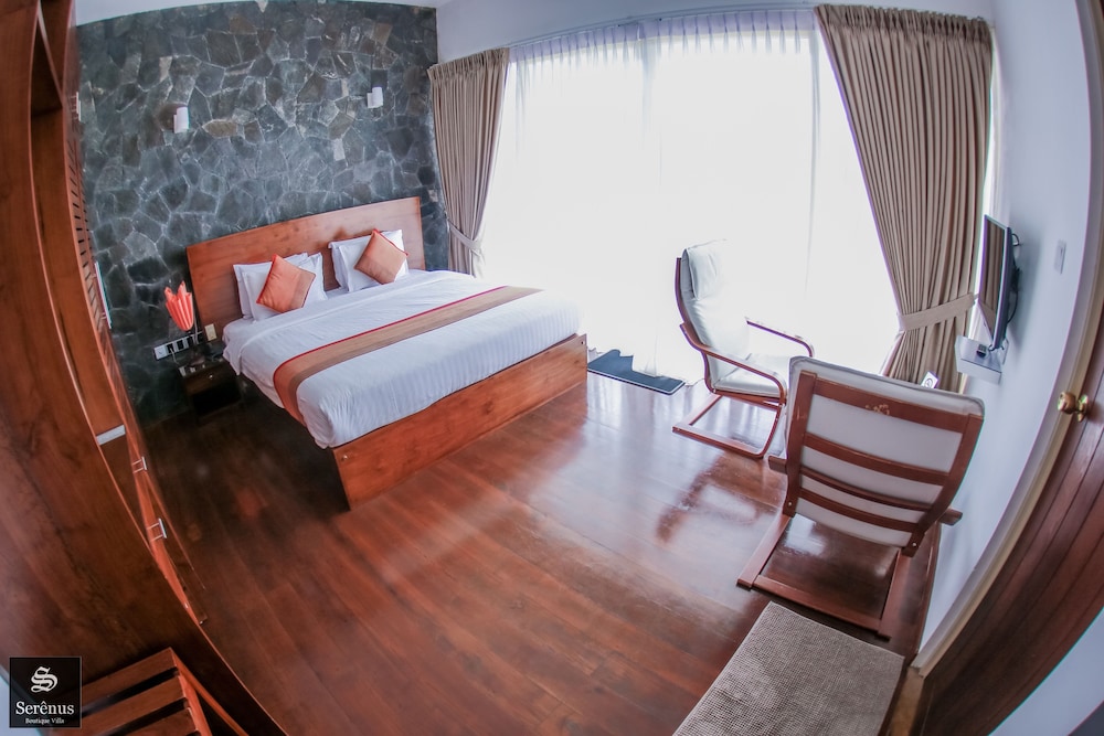 Deluxe Room, Lake View