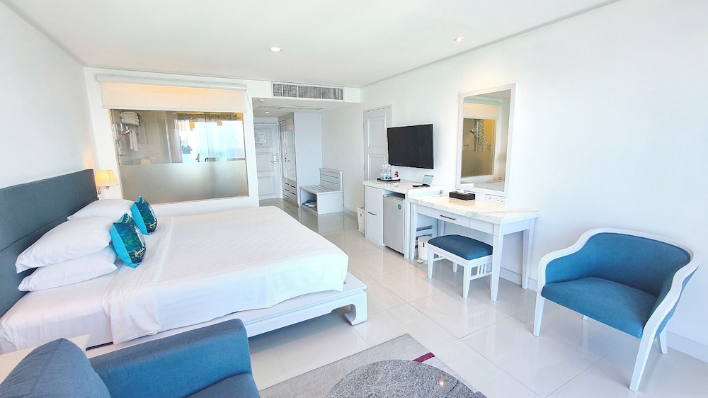 Superior Room, Sea View - Photo 3