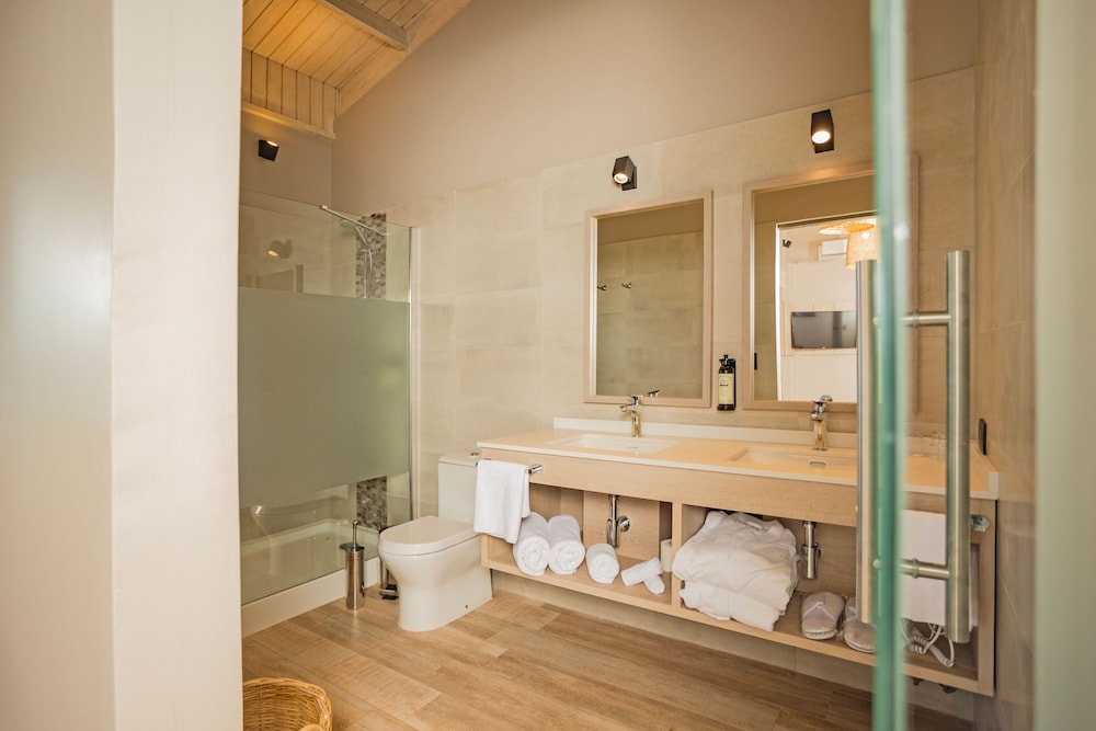 Suite - Photo 4