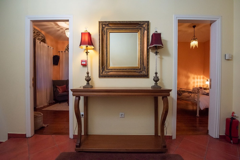 Suite - Photo 2