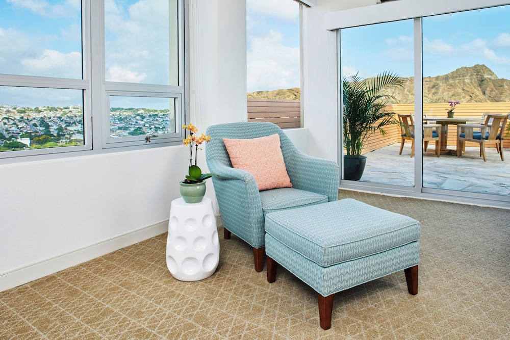 Grand Twin Room (Leahi Jr.)